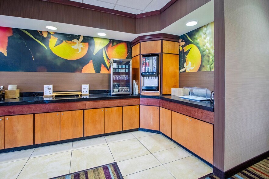 More Photos Of 2107 SE Washington Blvd, Bartlesville Hotel For Sale
