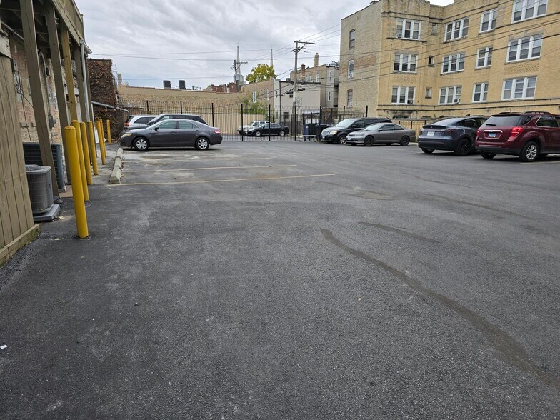 More Photos Of 3034-3040 W Montrose Ave, Chicago Multifamily For Sale