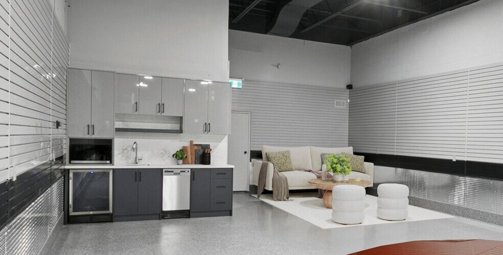 More Photos Of 2721 Markham Rd, Toronto Showroom For Sale