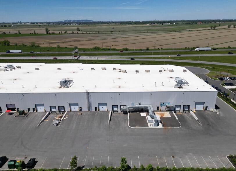 More Photos Of 960-1000 Rue Parent, St-Bruno-de-Montarville Distribution For Lease