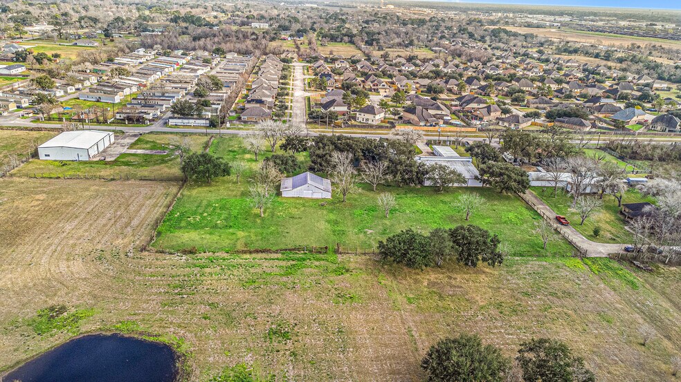 More Photos Of 1454 Oday Rd, Pearland Light Manufacturing For Sale