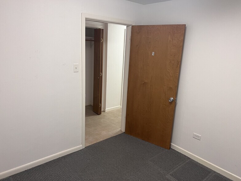 More Photos Of 712 5th Ave N, Texas City Office For Sale