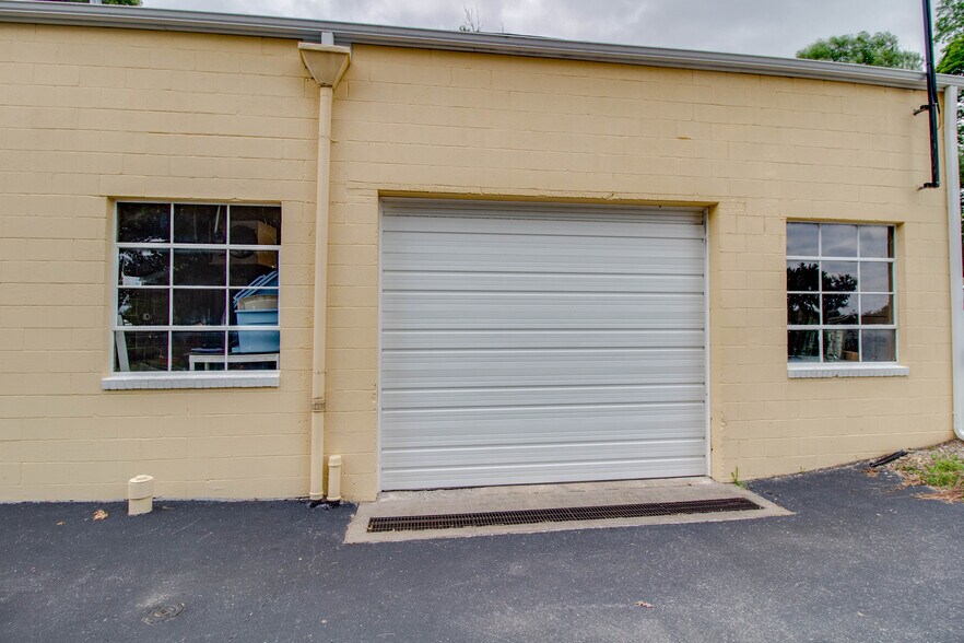 More Photos Of 1007 W Delmar Ave, Godfrey General Retail For Sale