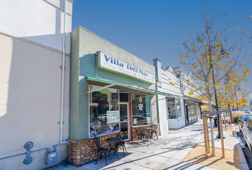 More Photos Of 111 S State St, Ukiah Restaurant For Sale