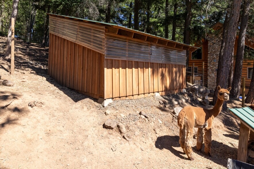 More Photos Of 82 Meadows Loop, Lyle Specialty For Sale