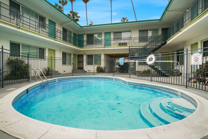 More Photos Of 400 S Mariposa Ave, Los Angeles Apartments For Sale