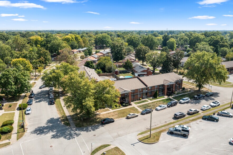 More Photos Of 3201 Commander Dr, Louisville Apartments For Sale