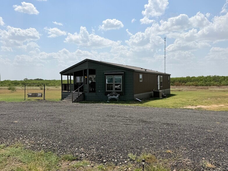 More Photos Of 14951 Interstate 35 Expy, Moore Flex For Sale