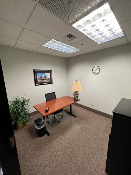More Photos Of 333 W Vine St, Lexington Office For Sale