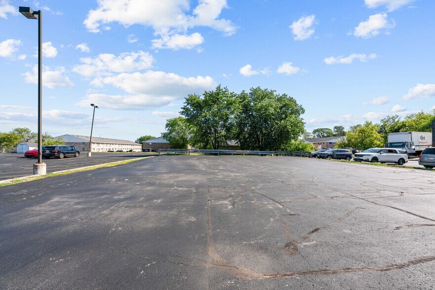 More Photos Of 1518 W Mason St, Green Bay Freestanding For Lease