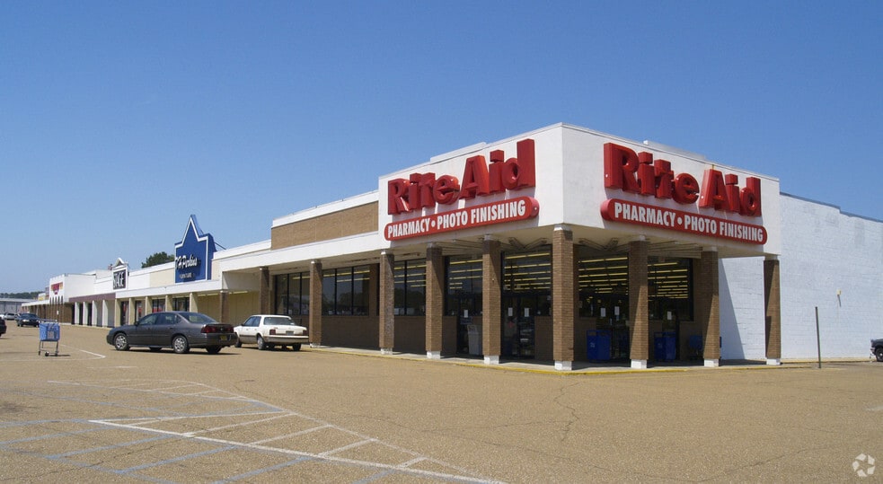 More Photos Of 880 Brookway Blvd, Brookhaven Storefront For Lease
