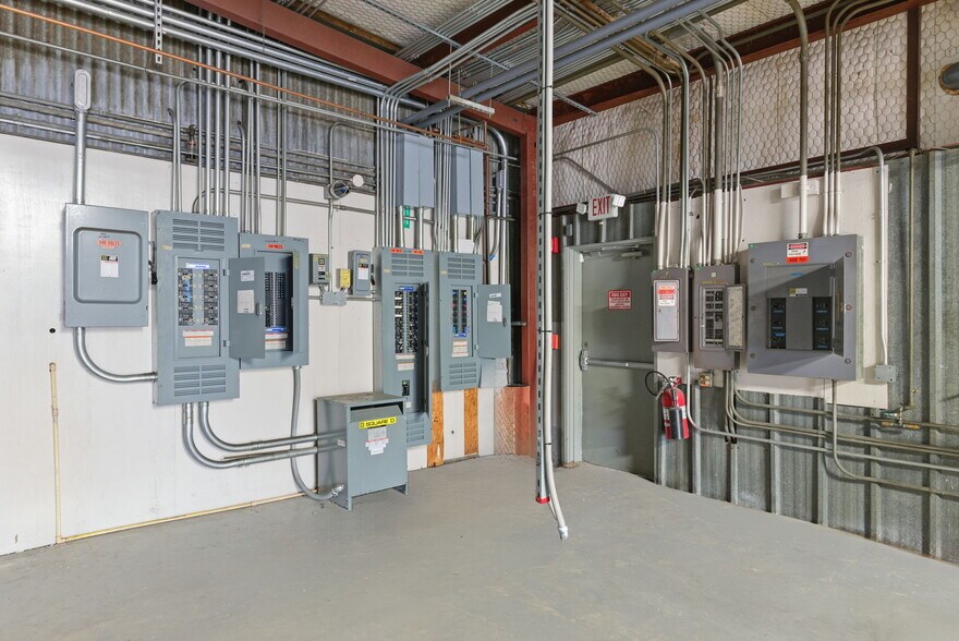 More Photos Of 13025 Fadeway ln, Houston Industrial For Lease