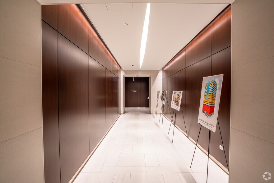 More Photos Of 203 N LaSalle St, Chicago Office For Lease