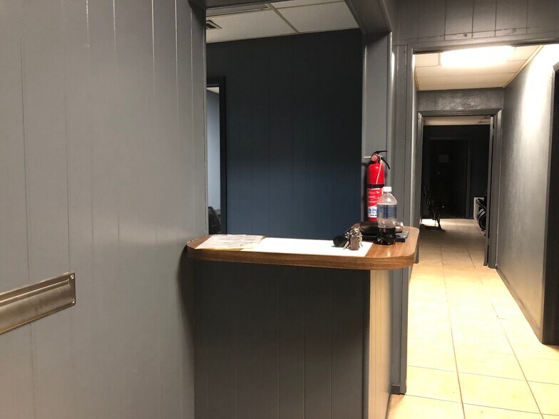 More Photos Of 1406 Forest Ln, Garland Storefront Retail Office For Lease