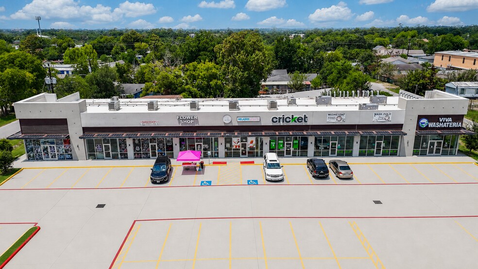 More Photos Of 822 Freeport, Houston General Retail For Sale