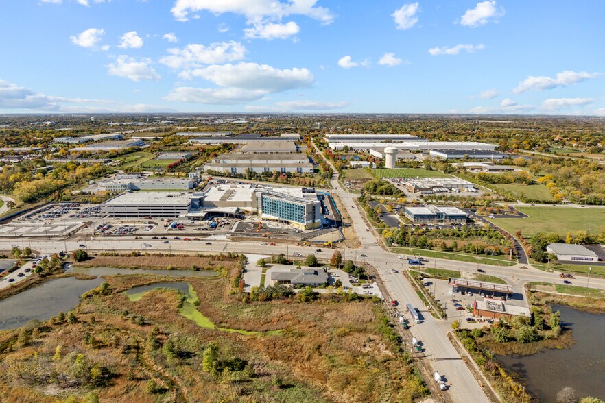 More Photos Of 2505 N Farnsworth Ave, Aurora Bank For Lease