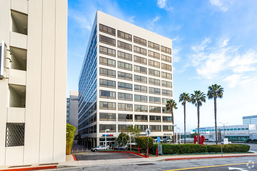More Photos Of 909 N Pacific Coast Hwy, El Segundo Office For Lease
