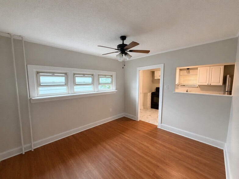 More Photos Of 219 E Broad St, Burlington Apartments For Sale