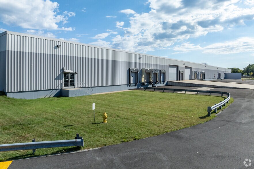 More Photos Of 9325 Snowden River Pky, Columbia Warehouse For Lease