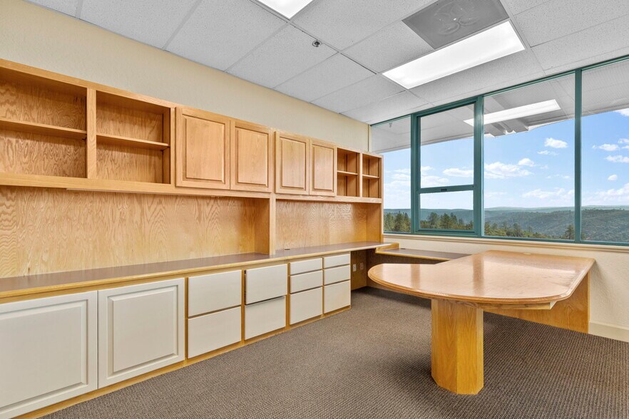 More Photos Of 13620 Lincoln Way, Auburn Office For Lease