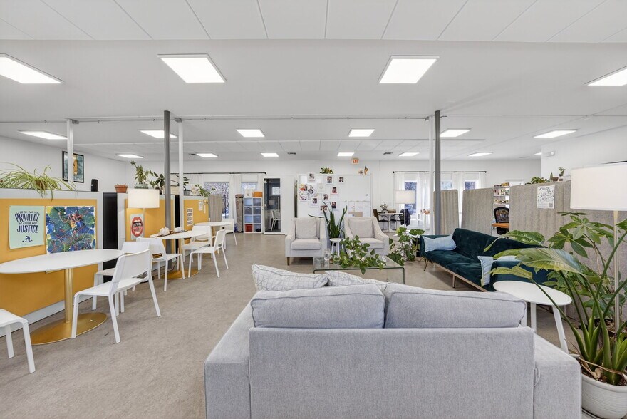 More Photos Of 1229 E Franklin St, Chapel Hill Loft Creative Space For Lease