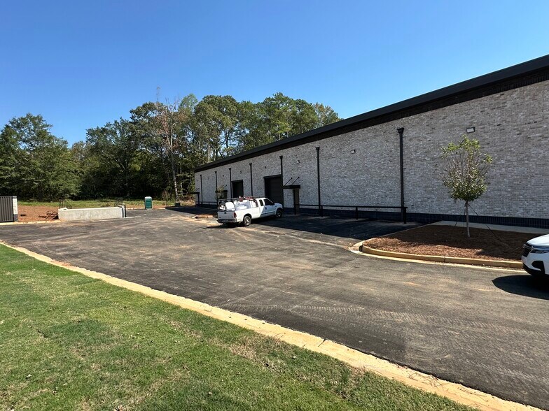 More Photos Of 2533 S Waterworks Rd, Buford General Retail For Sale