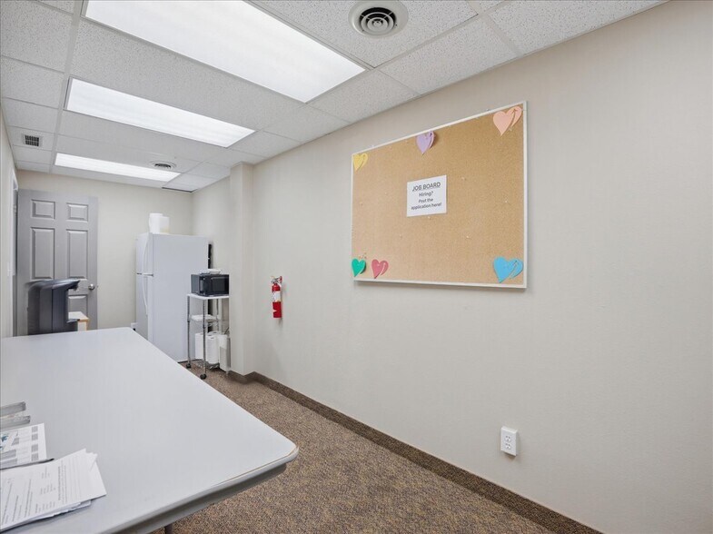 More Photos Of 950-960 Uglow Ave SE, Dallas Medical For Sale