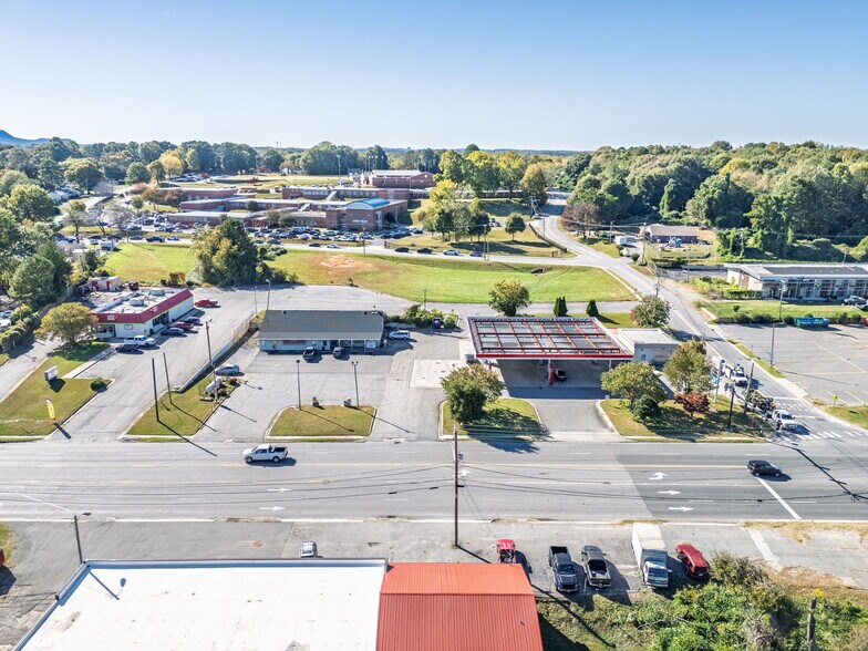 More Photos Of 1617 N Chester St, Gastonia Service Station For Sale