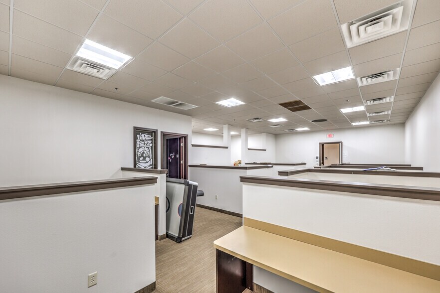 More Photos Of 955 Grier Dr, Las Vegas Light Distribution For Lease