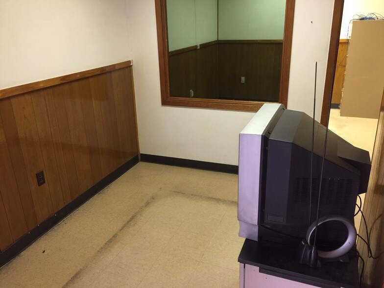 More Photos Of 7620 Navigation Blvd, Houston Medical For Lease