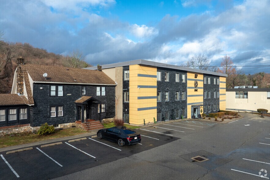 Primary Photo Of 37 Saw Mill River Rd, Hawthorne Loft Creative Space For Lease