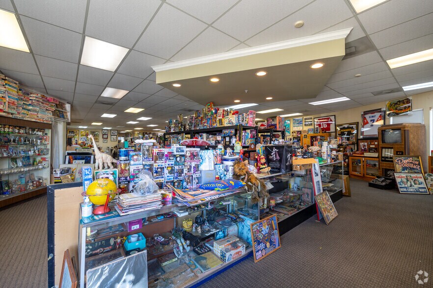 More Photos Of 2585 Cochran St, Simi Valley Freestanding For Sale