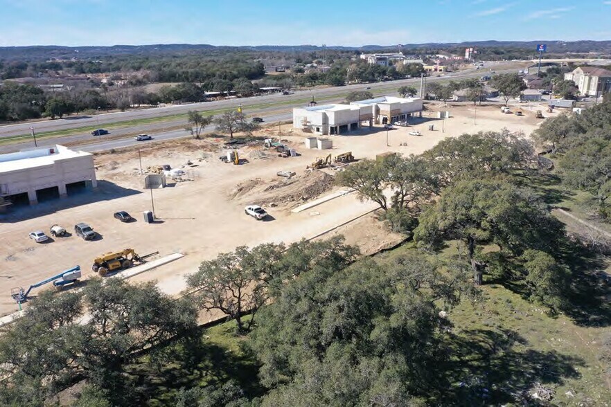 More Photos Of NEC IH-10, Boerne Storefront For Sale