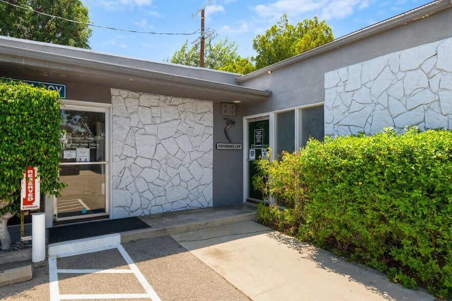 More Photos Of 10738 Riverside Dr, North Hollywood Medical For Lease