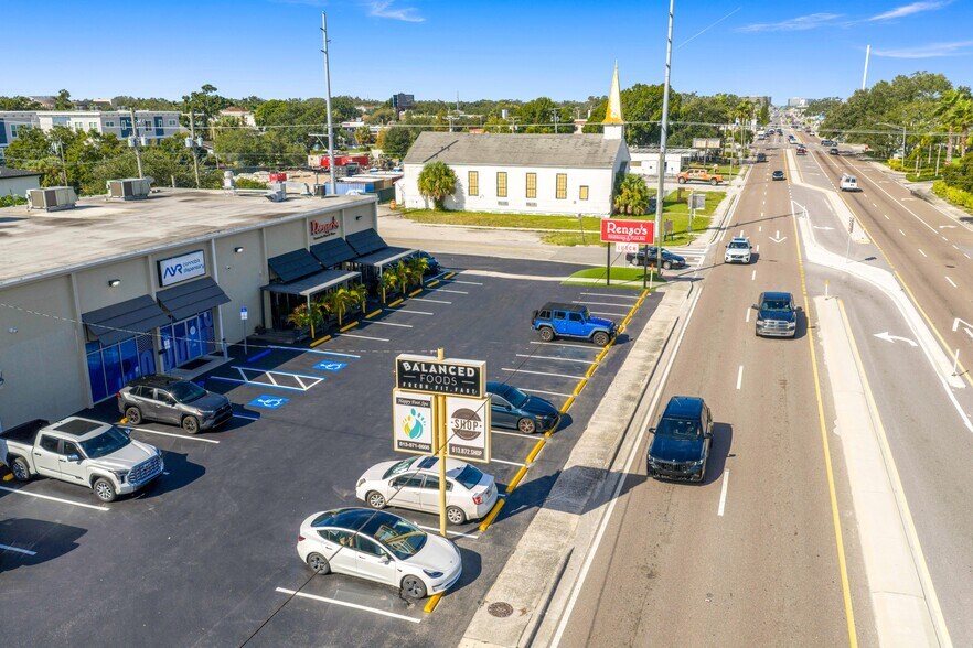 More Photos Of 3636-3640 W Kennedy Blvd, Tampa Storefront For Lease