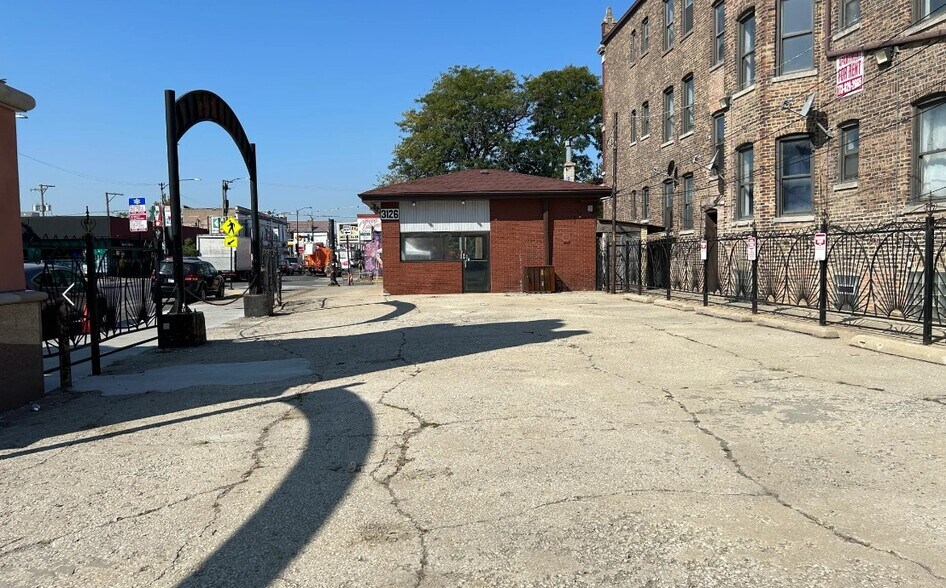 More Photos Of 3126 W 26th St, Chicago General Retail For Sale