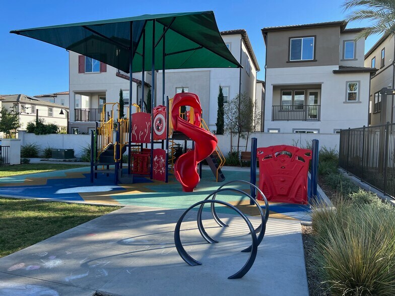 More Photos Of 3005 Cochran St, Simi Valley Specialty For Lease