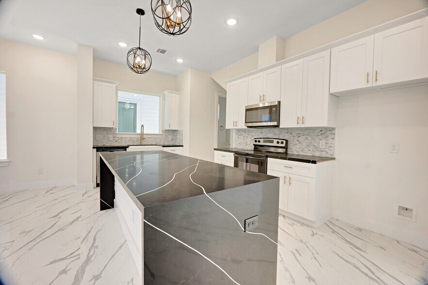 More Photos Of , Houston Multifamily For Sale