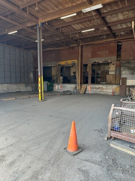 More Photos Of 3770-3774 Lake Shore Rd, Hamburg Chemical Oil Refinery For Lease