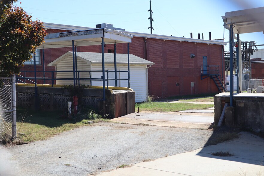 More Photos Of 308 E Thom St, China Grove Manufacturing For Sale