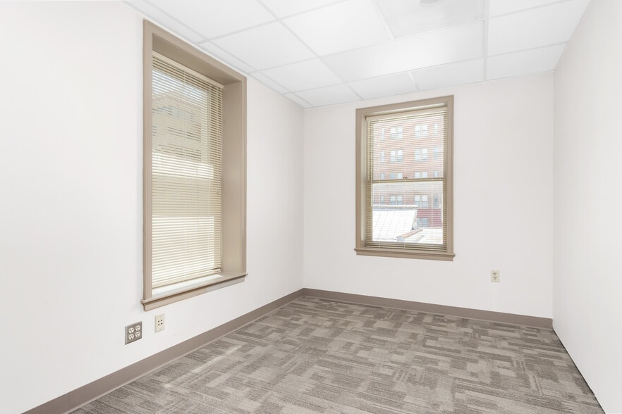More Photos Of 1 N Market St, Frederick Storefront Retail Office For Lease