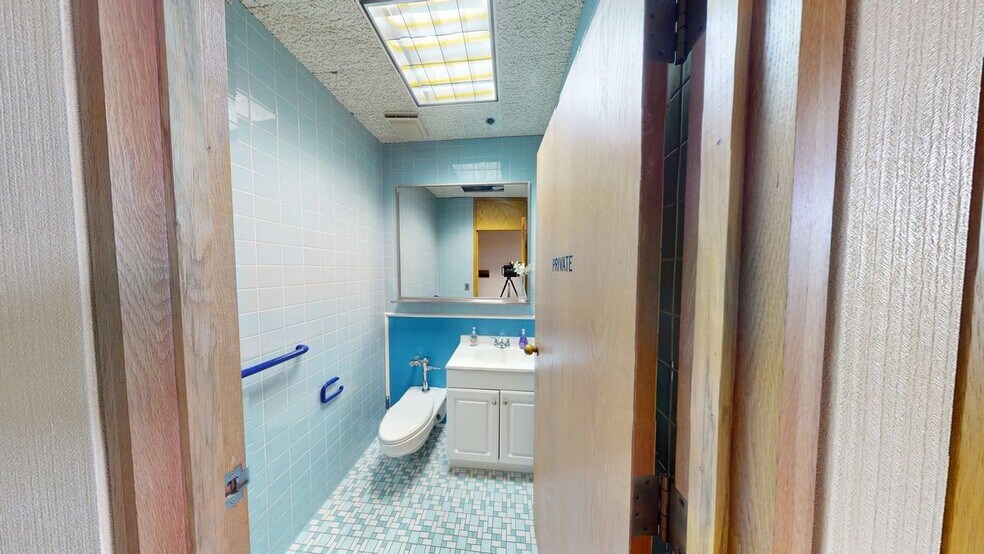 More Photos Of 1425 N McLean Blvd, Elgin Medical For Sale