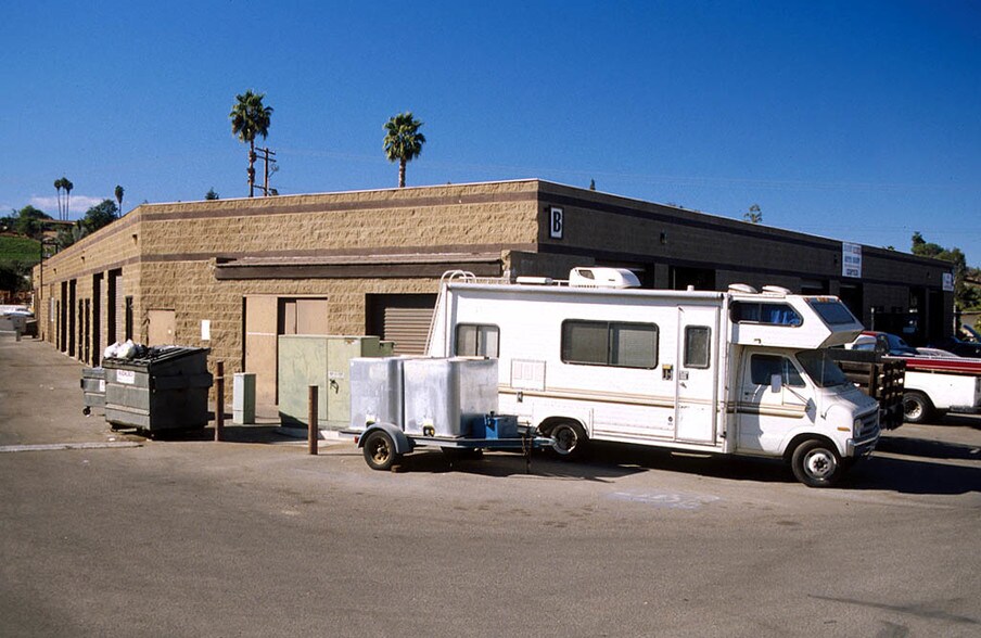 More Photos Of 2244 S Santa Fe Ave, Vista Manufacturing For Lease