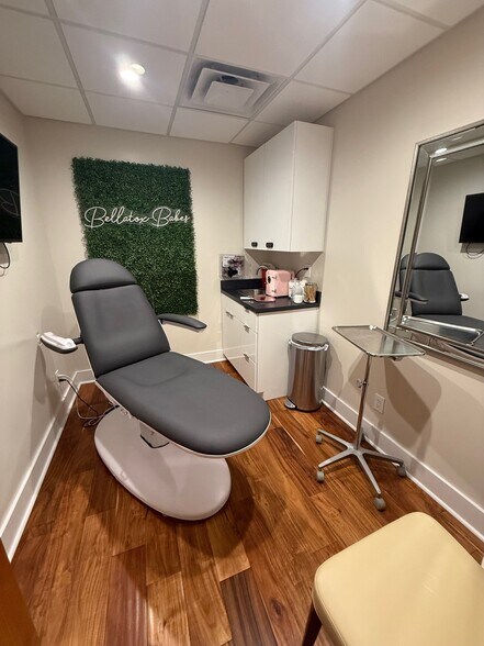 More Photos Of 217 Breckenridge Ln, Louisville Medical For Sale