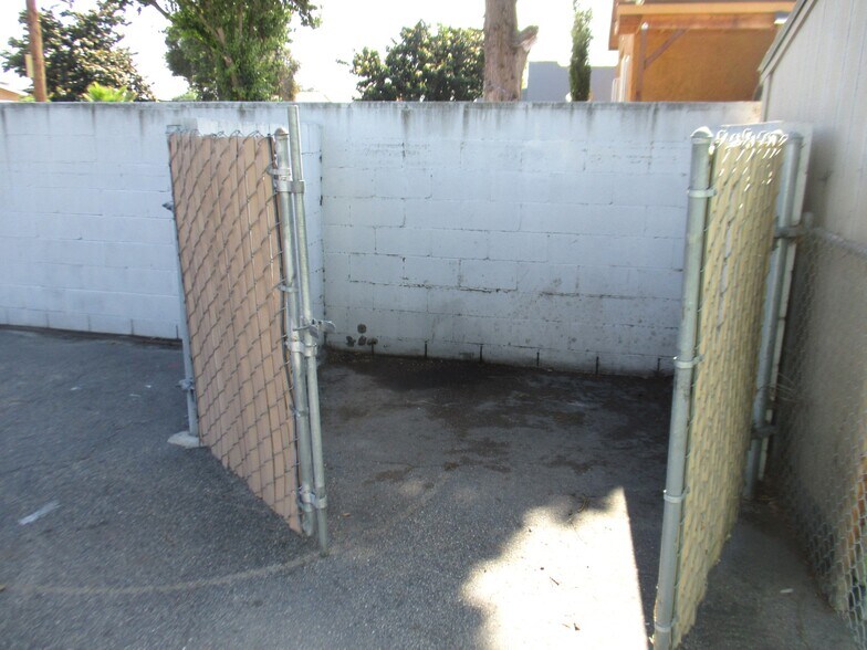 More Photos Of 9900-9904 S Central Ave, Los Angeles Schools For Lease