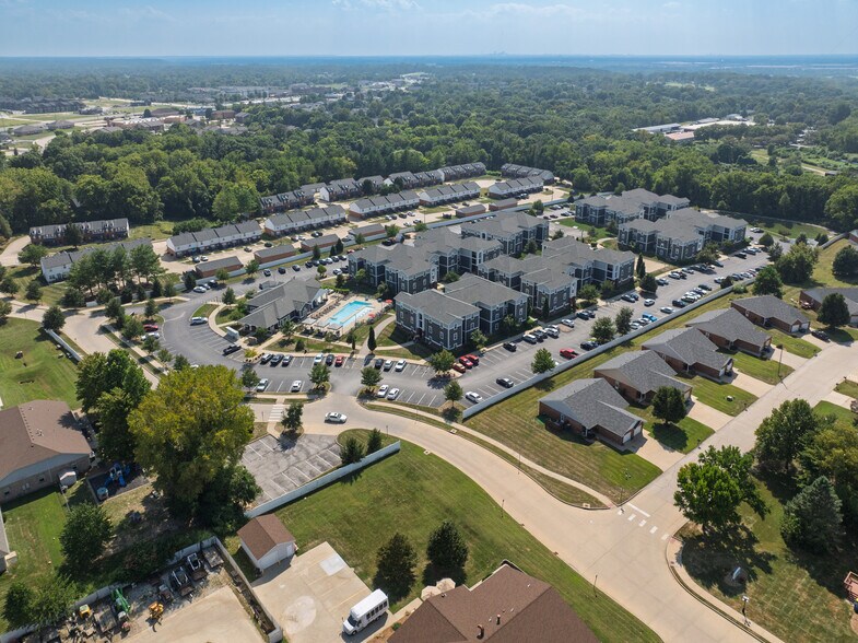 More Photos Of 1 Campus Edge Dr, Edwardsville Apartments For Sale