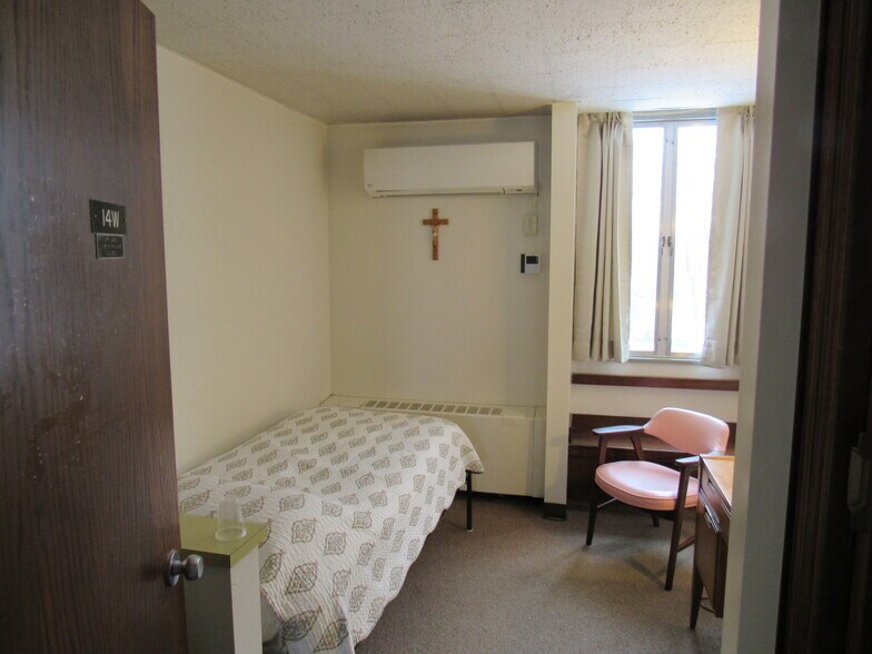 More Photos Of 29 Colton St, Farmington Religious Facility For Sale