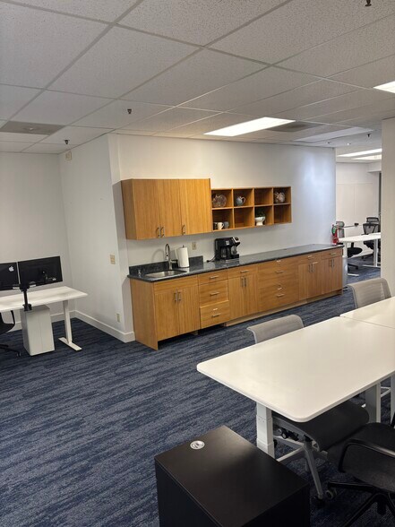 More Photos Of 1347-1349 Pacific Ave, Santa Cruz Storefront For Lease