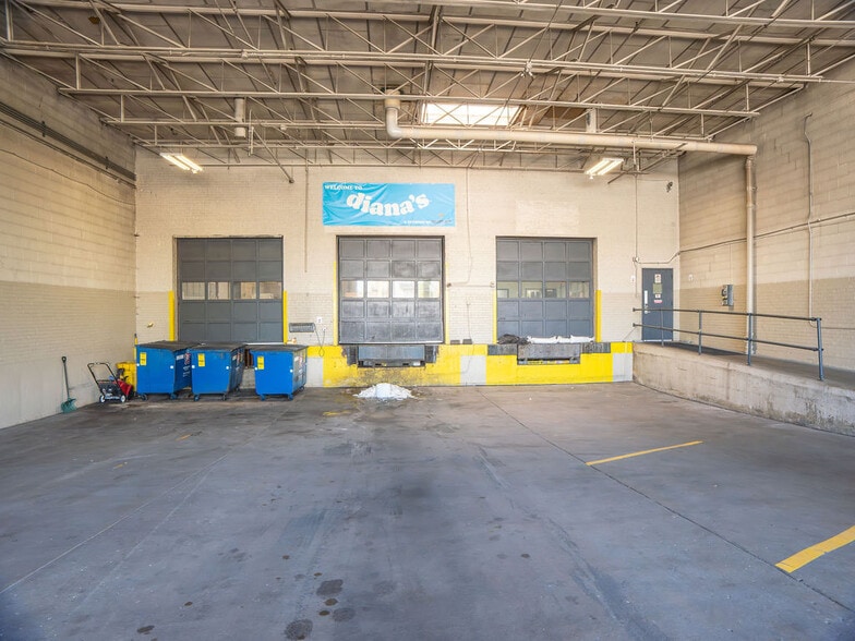 More Photos Of 2733 W Harrison St, Chicago Warehouse For Sale