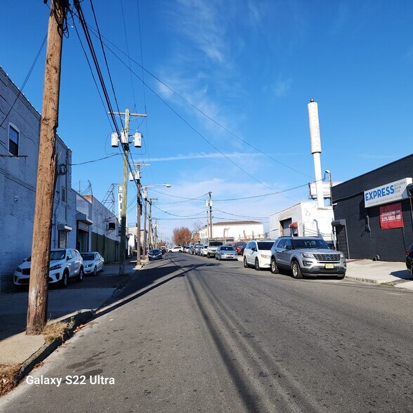 More Photos Of 301-309 Mount Pleasant Ave, Newark Warehouse For Lease
